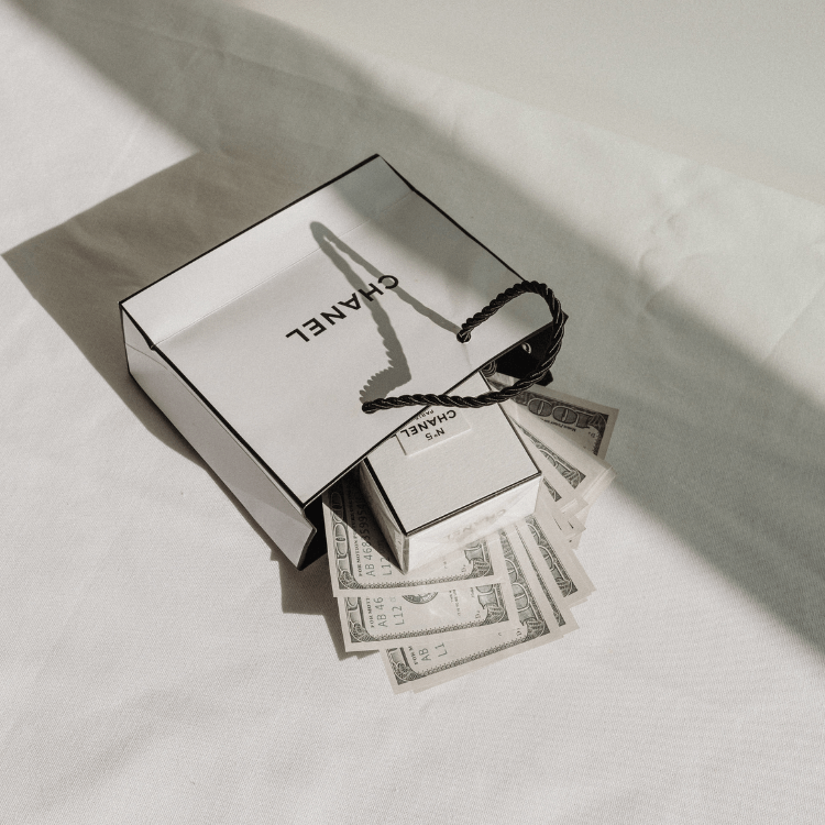 52 tips to save money every day