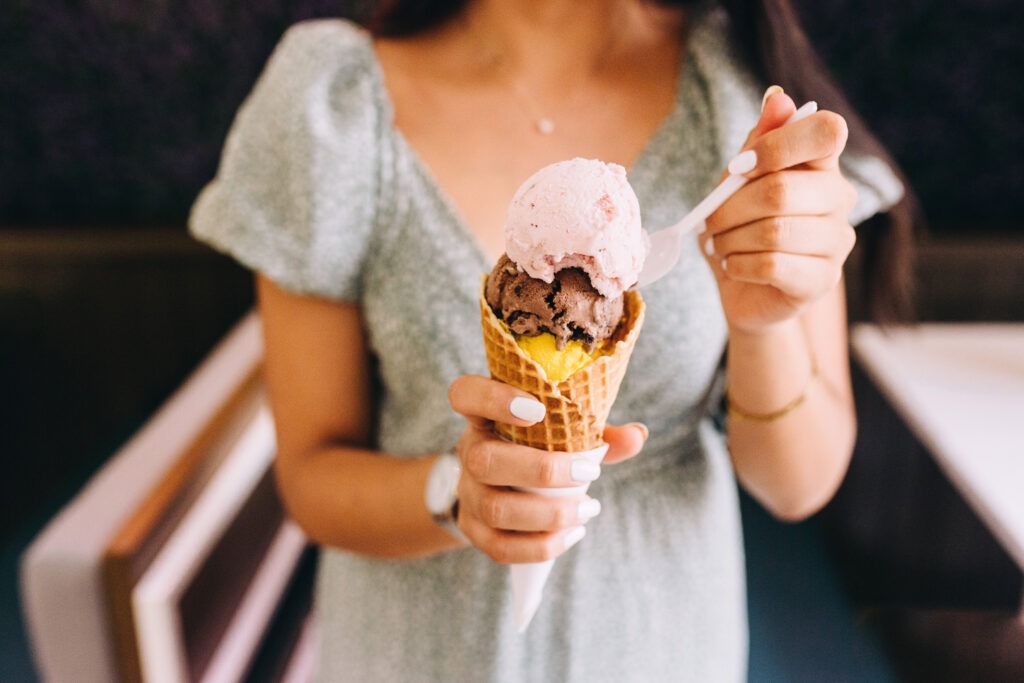 120  summer solo date ideas - ice cream